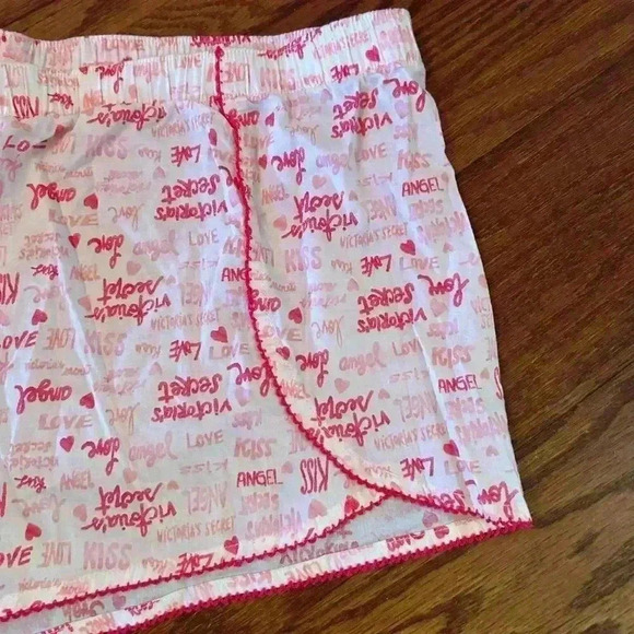 VICTORIA'S SECRET Sleep Shorts Boxer Lounger Size Large Love Hearts Logo Angel - Picture 4 of 7